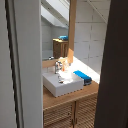 Apartment Zwischen Koeln Und Bonn, Oben *