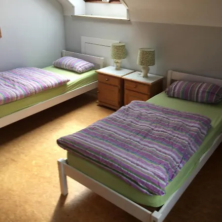 Zwischen Koeln Und Bonn, Oben Apartment