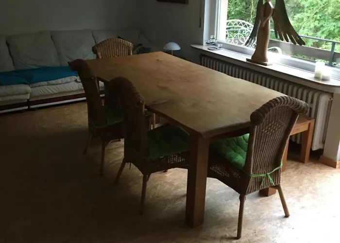 Zwischen Koeln Und Bonn, Oben Apartmán